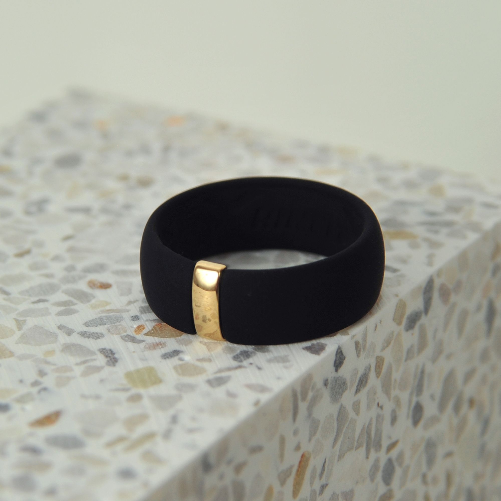 Silicone Wedding Ring Sets for Couple – MetalBar & MetalInfinity Collection. (Black with Gold)
