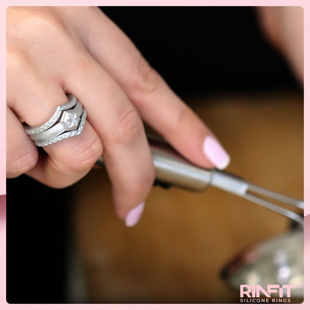 TUTORIAL] How to Measure Your Ring Size Correctly with Tape at Home -  Rinfit 